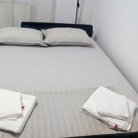 Central Lake Apartment * Kragujevac